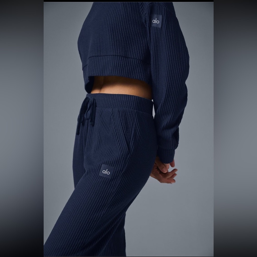 Alo Yoga Navy Muse Hoodie + Bottom Set size XS